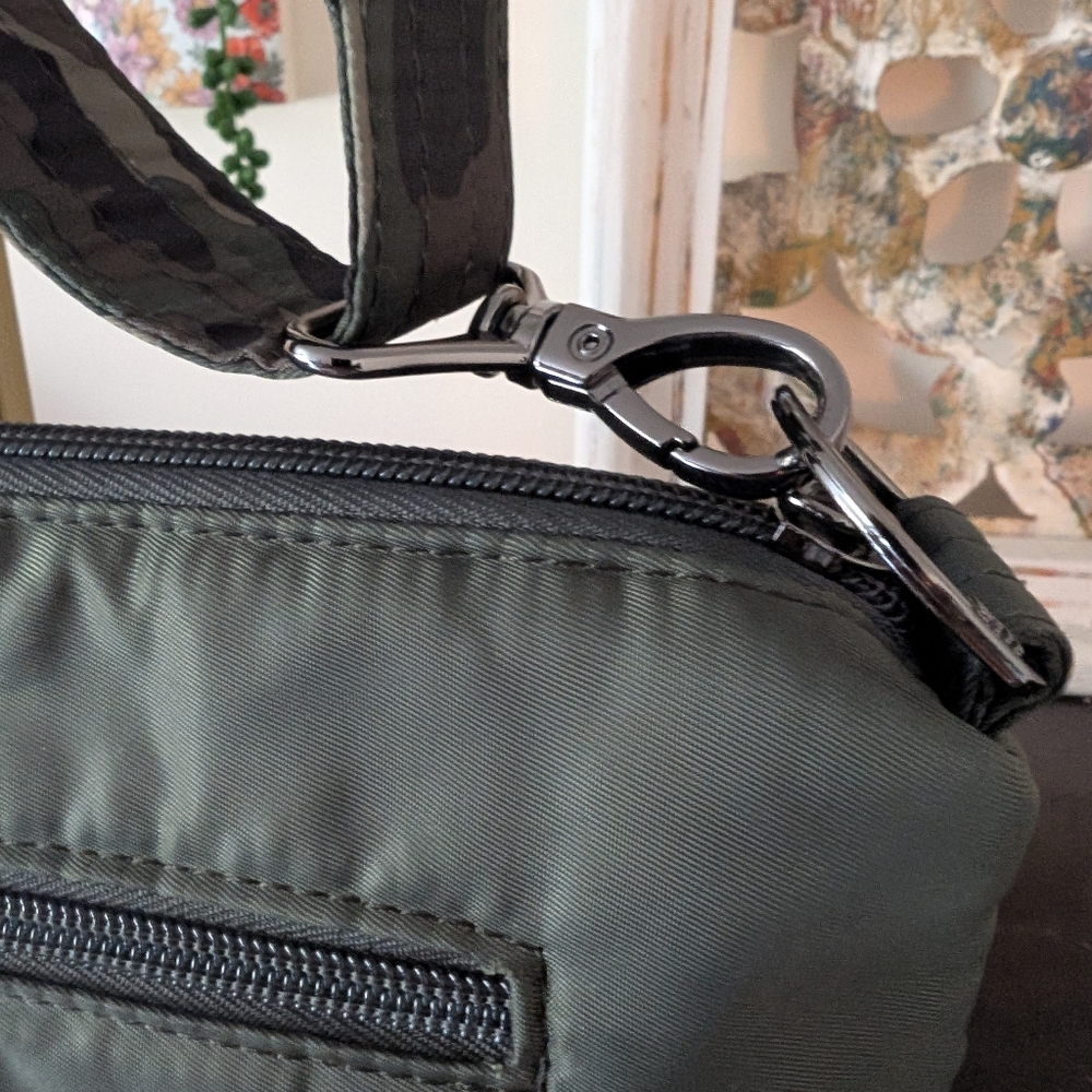 Lug Flare Crossbody Bag - Picture 5 of 11